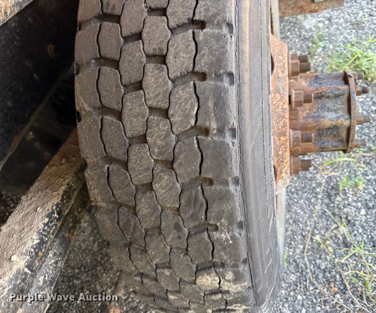 image for item DY8156 2009 Sterling LT7500 dump truck