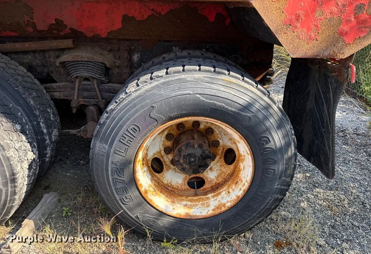 image for item DY8156 2009 Sterling LT7500 dump truck