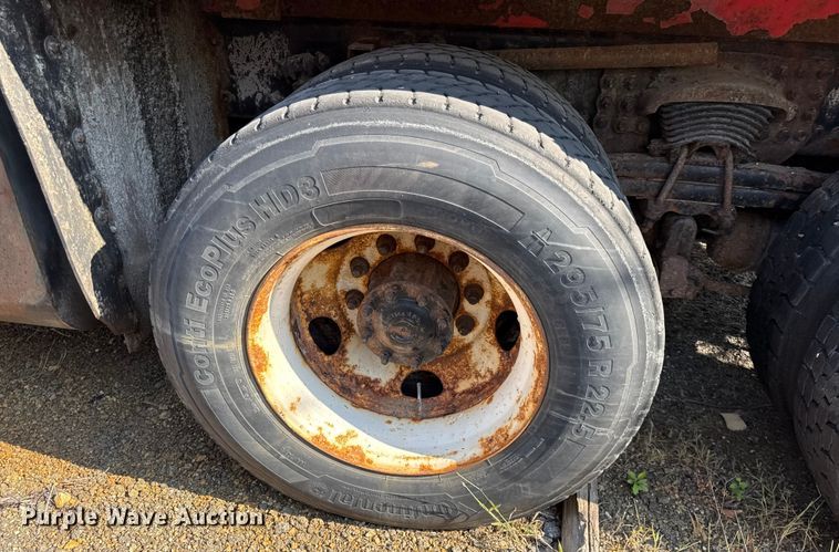 image for item DY8156 2009 Sterling LT7500 dump truck