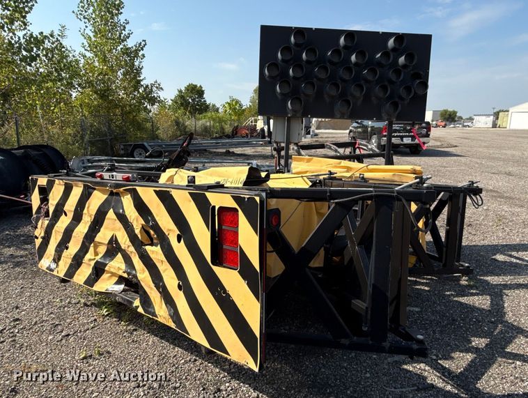 image for item DY8157 2014 Energy Absorption Systems crash attenuator trailer