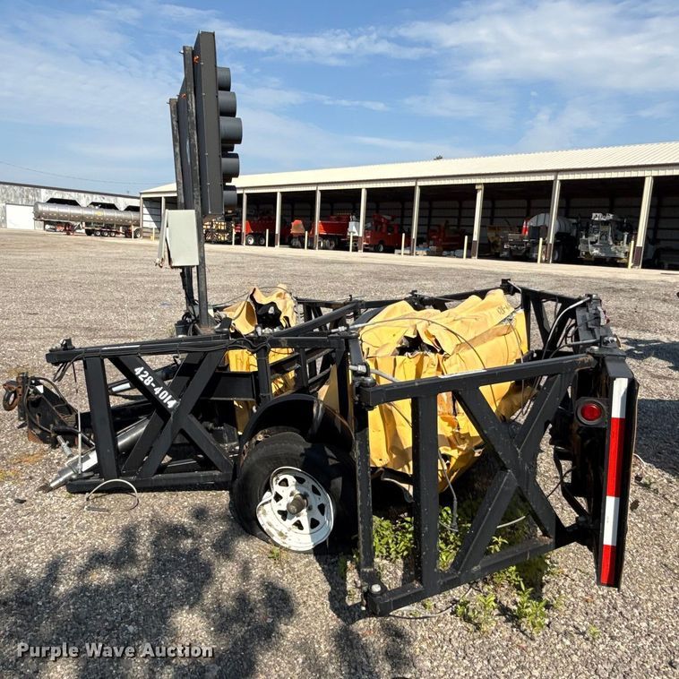 image for item DY8157 2014 Energy Absorption Systems crash attenuator trailer