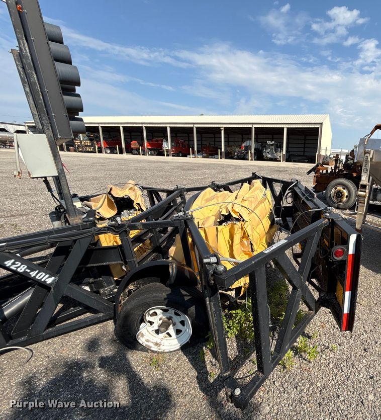 image for item DY8157 2014 Energy Absorption Systems crash attenuator trailer