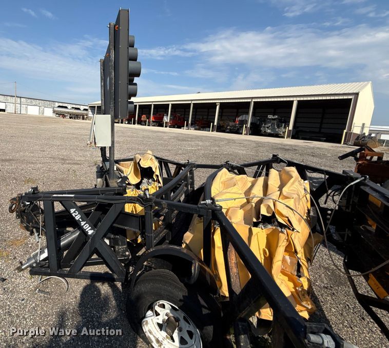 image for item DY8157 2014 Energy Absorption Systems crash attenuator trailer