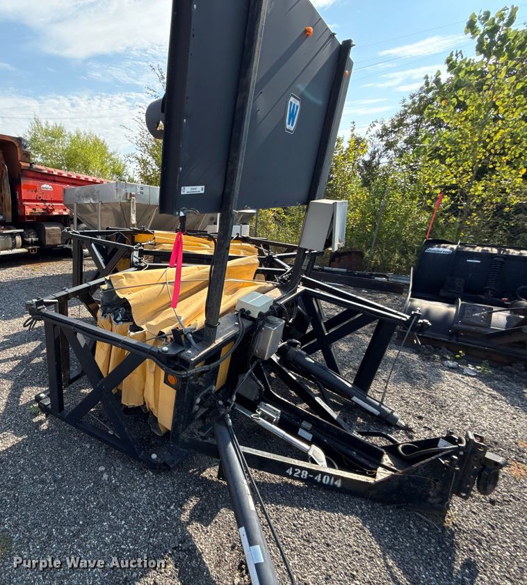 image for item DY8157 2014 Energy Absorption Systems crash attenuator trailer