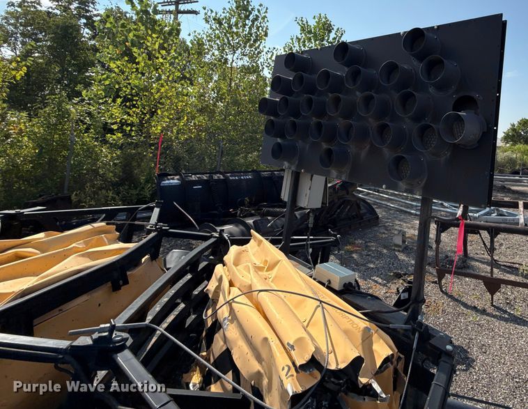 image for item DY8157 2014 Energy Absorption Systems crash attenuator trailer