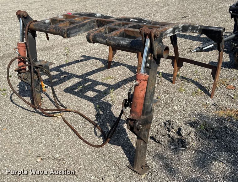 image for item DY8158 Grapple