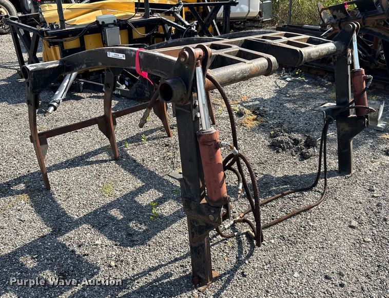 image for item DY8158 Grapple