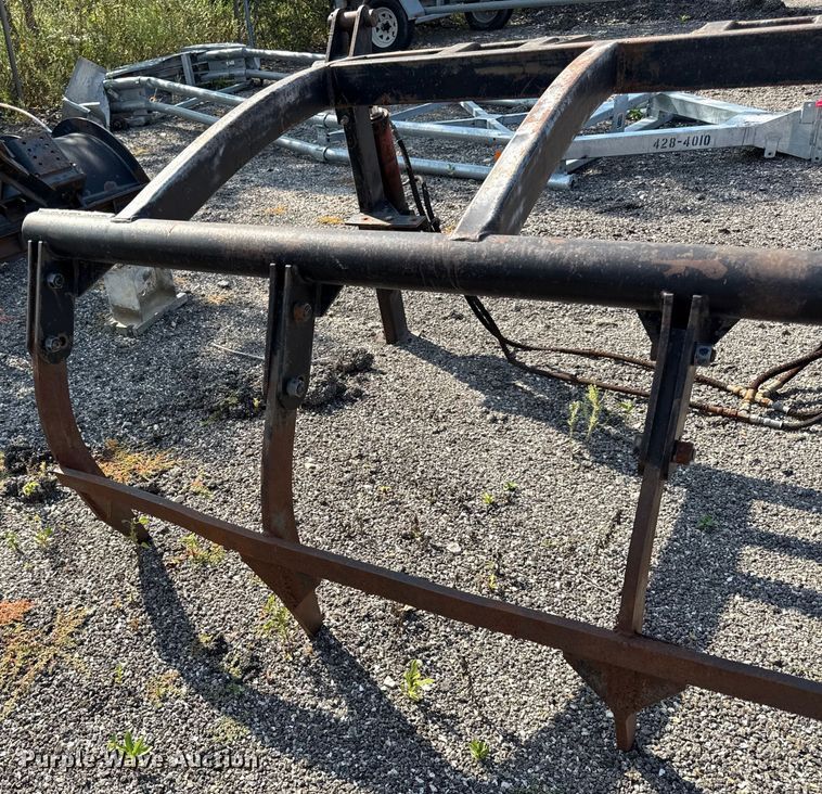 image for item DY8158 Grapple