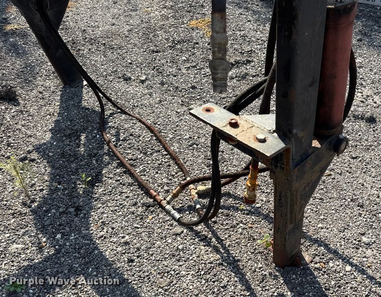 image for item DY8158 Grapple