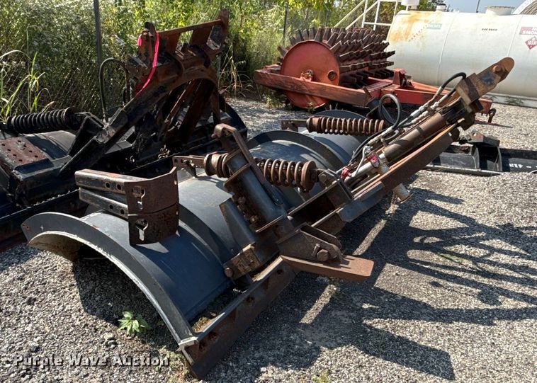 image for item DY8162 Henderson snow plow