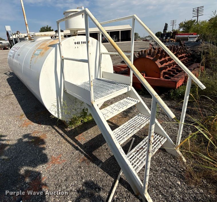 image for item DY8164 Diesel fuel tank