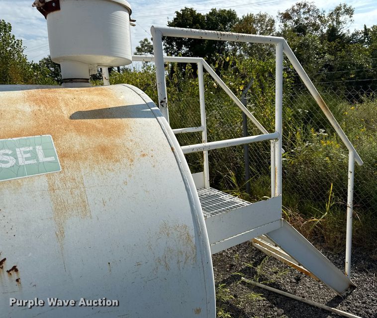 image for item DY8164 Diesel fuel tank