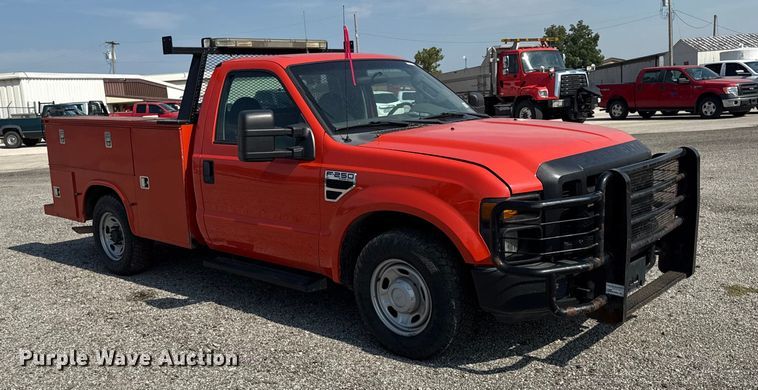 image for item DY8165 2010 Ford F250 Super Duty utility bed pickup truck