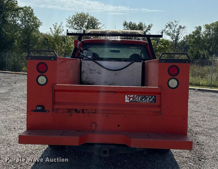 image for item DY8165 2010 Ford F250 Super Duty utility bed pickup truck