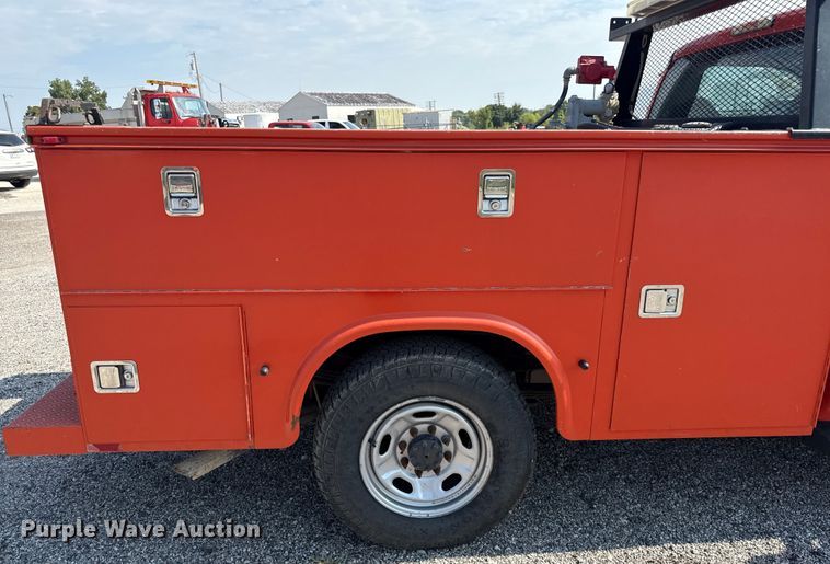 image for item DY8165 2010 Ford F250 Super Duty utility bed pickup truck