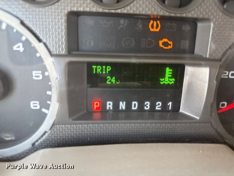 image for item DY8165 2010 Ford F250 Super Duty utility bed pickup truck