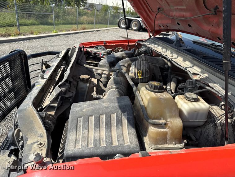 image for item DY8165 2010 Ford F250 Super Duty utility bed pickup truck