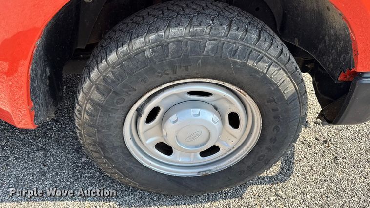 image for item DY8165 2010 Ford F250 Super Duty utility bed pickup truck