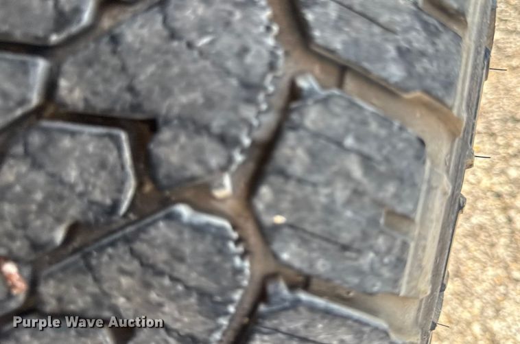 image for item DY8165 2010 Ford F250 Super Duty utility bed pickup truck