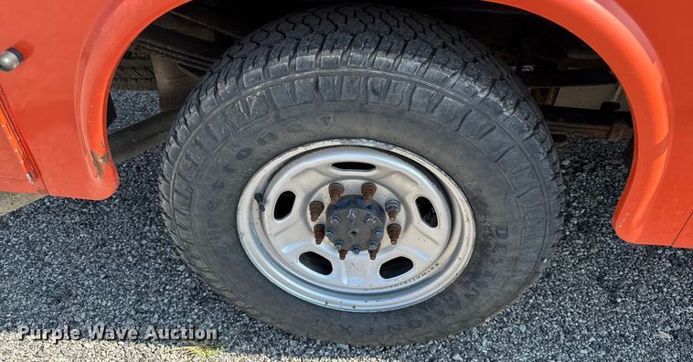 image for item DY8165 2010 Ford F250 Super Duty utility bed pickup truck