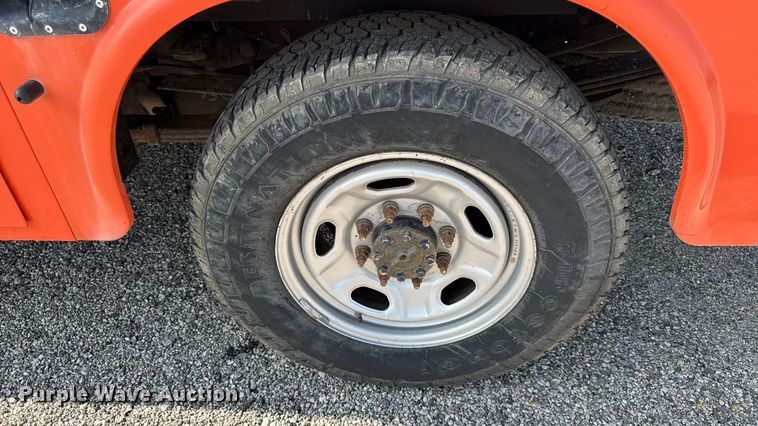 image for item DY8165 2010 Ford F250 Super Duty utility bed pickup truck