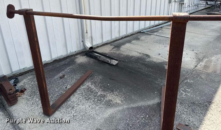 image for item DY8176 (2) wheel loader forks