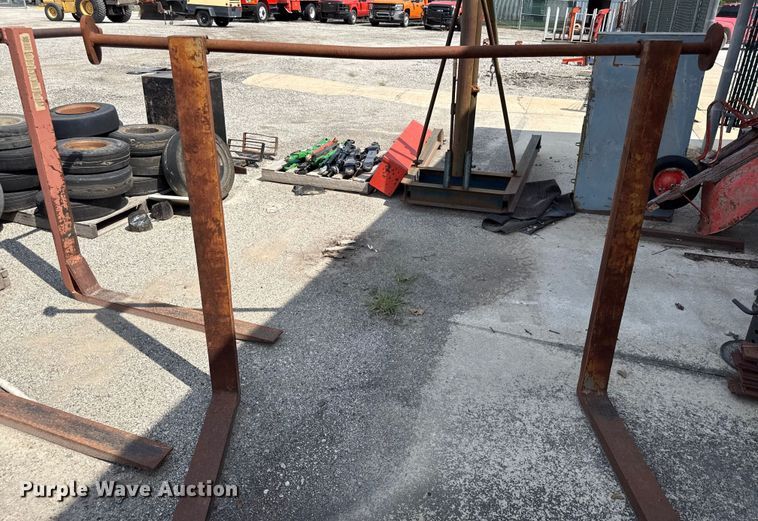 image for item DY8176 (2) wheel loader forks