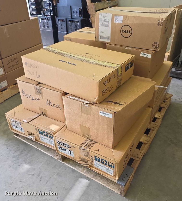 image for item DZ6316 (58) radios