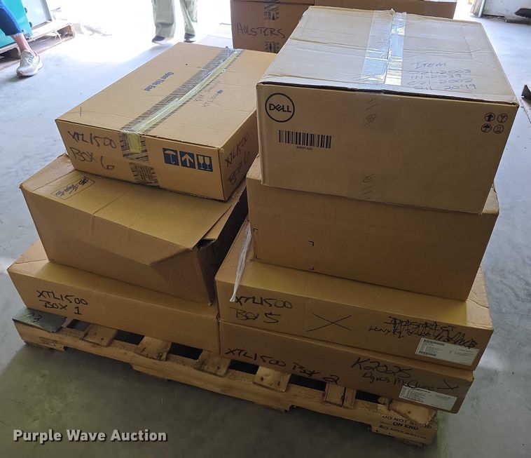 image for item DZ6316 (58) radios