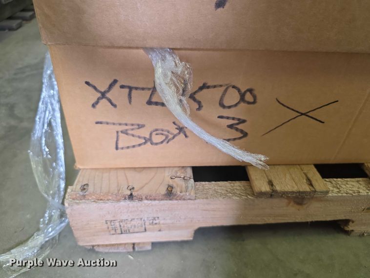 image for item DZ6316 (58) radios