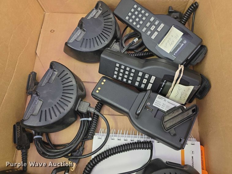 image for item DZ6316 (58) radios