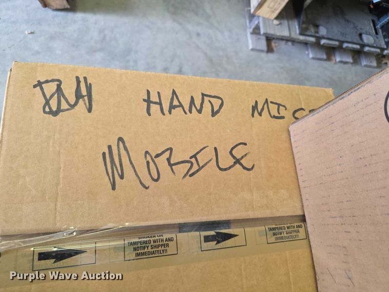 image for item DZ6316 (58) radios