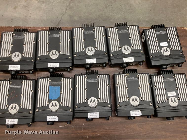 image for item DZ6316 (58) radios