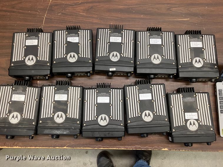 image for item DZ6316 (58) radios