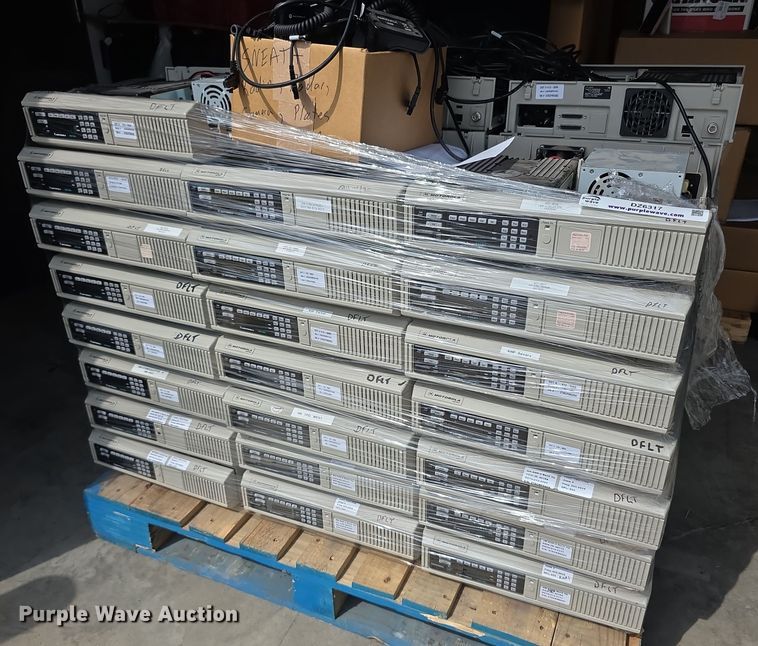 image for item DZ6317 (58) radios