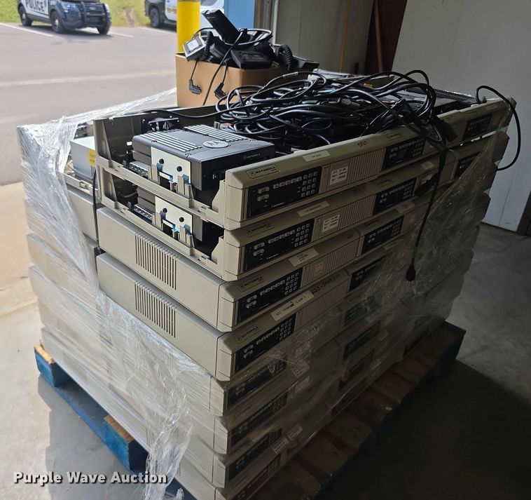 image for item DZ6317 (58) radios