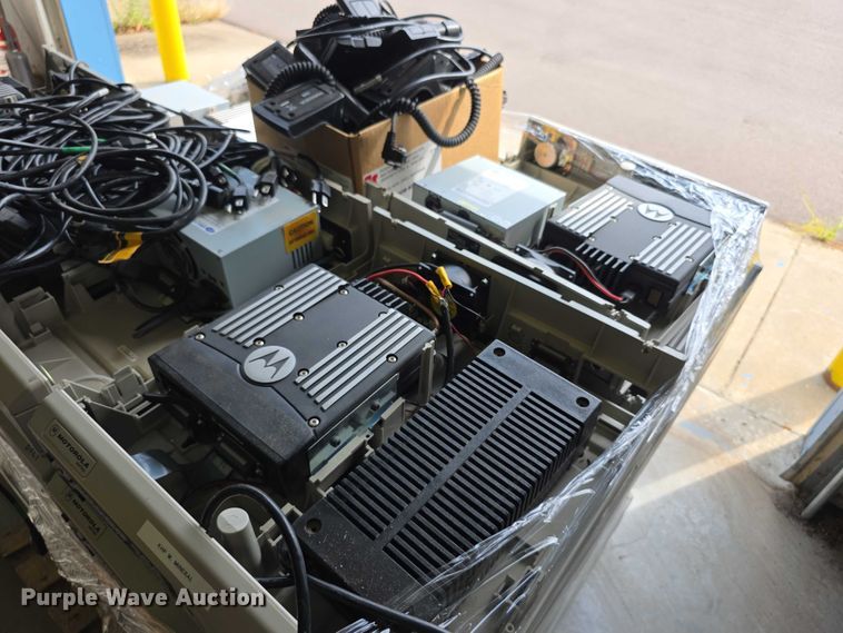 image for item DZ6317 (58) radios