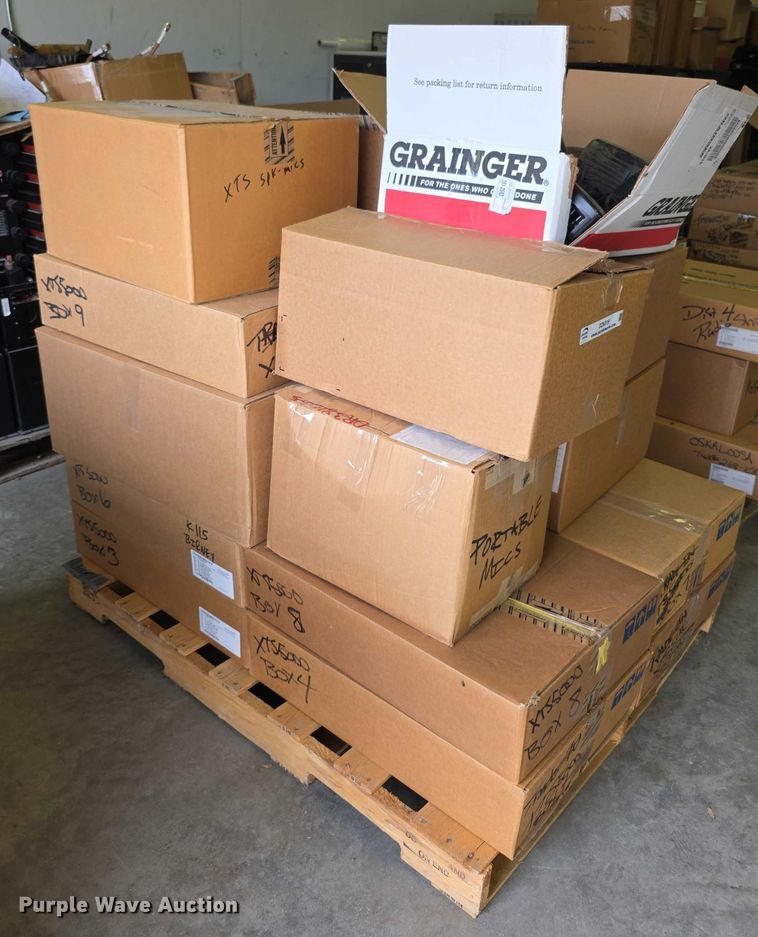 image for item DZ6318 (735) radios