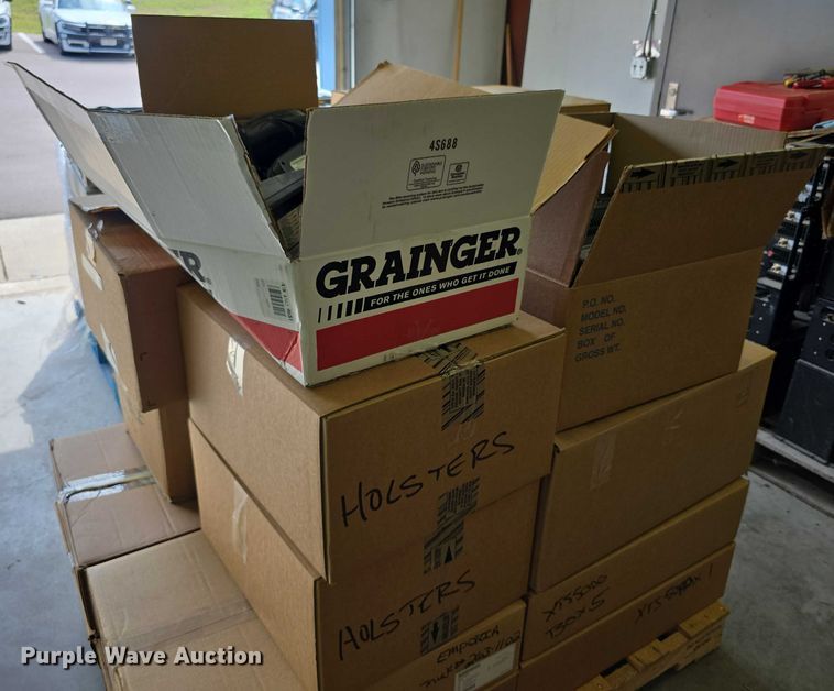 image for item DZ6318 (735) radios