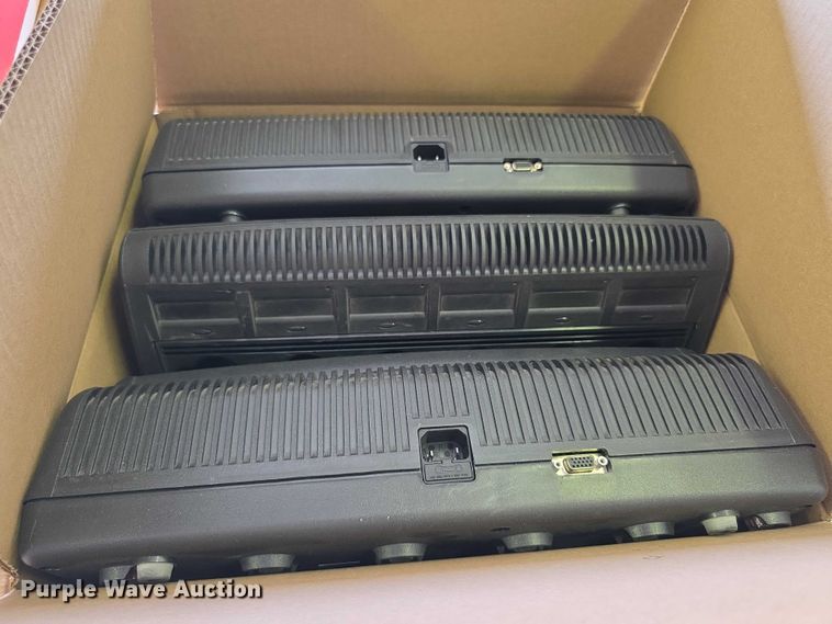 image for item DZ6318 (735) radios