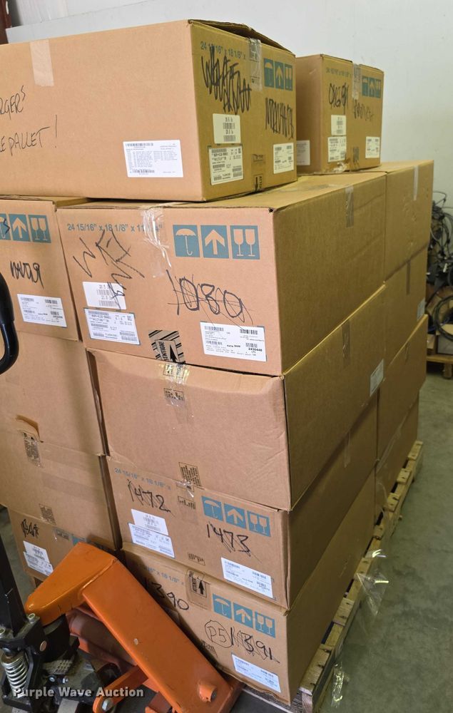 image for item DZ6318 (735) radios