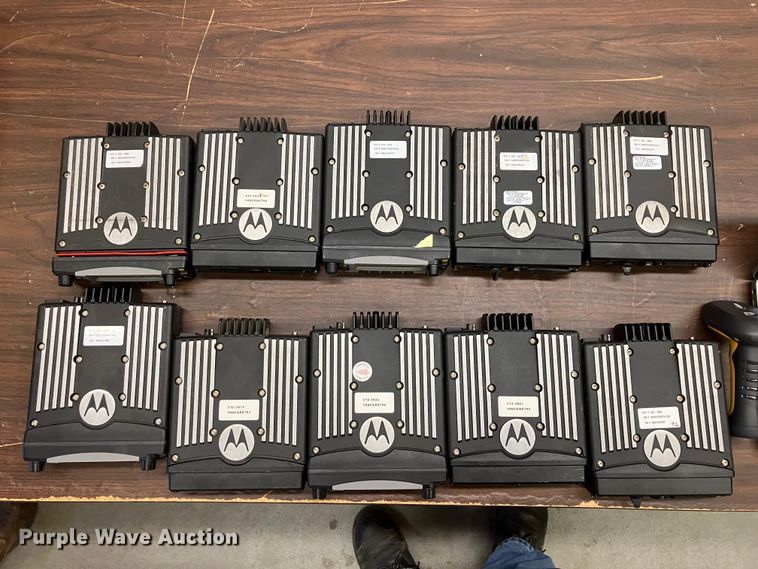 image for item DZ6319 (253) radios