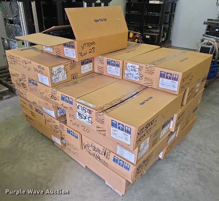 image for item DZ6319 (253) radios