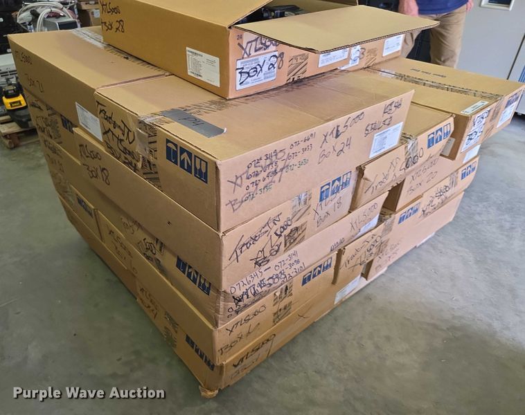 image for item DZ6319 (253) radios