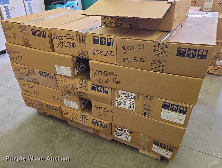 image for item DZ6319 (253) radios