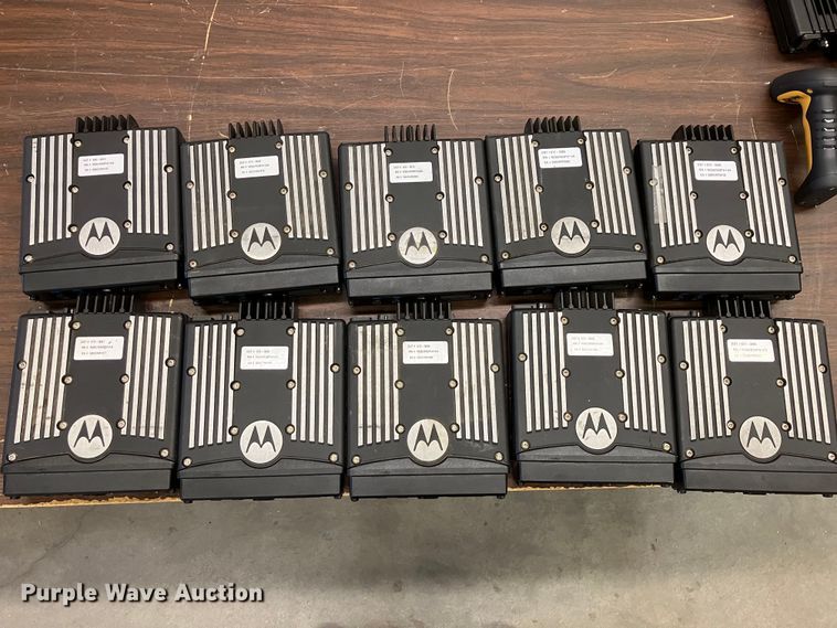 image for item DZ6319 (253) radios