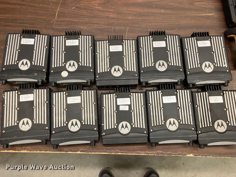 image for item DZ6319 (253) radios