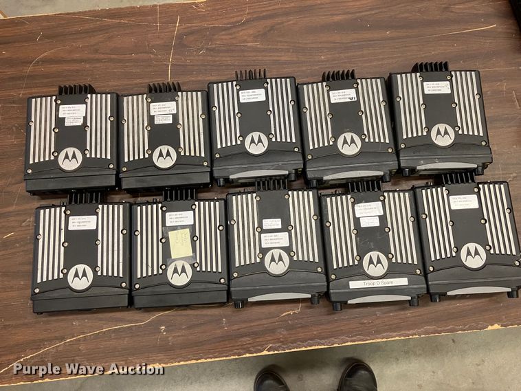 image for item DZ6319 (253) radios