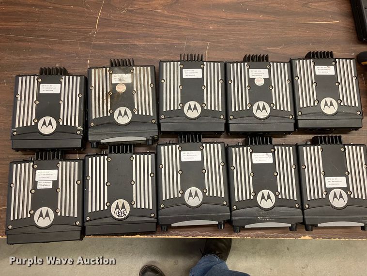 image for item DZ6319 (253) radios