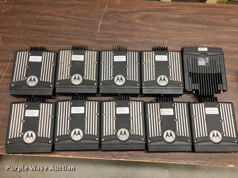 image for item DZ6319 (253) radios